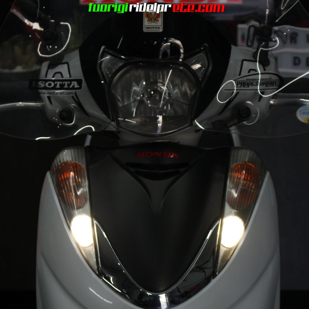 HONDA SH 300 i SPORT - 2010 27cv KM 38000 - FINANZIABILE