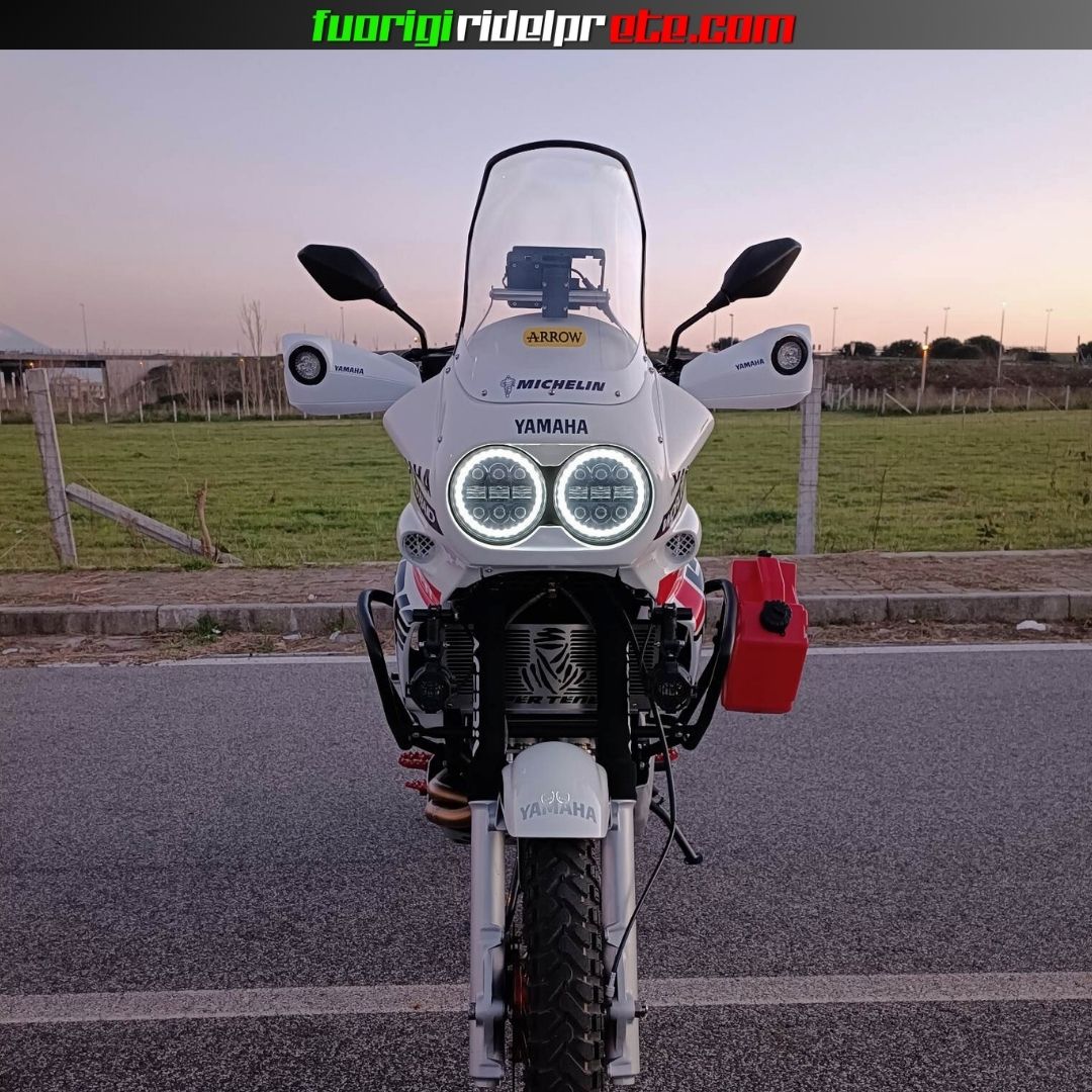 YAMAHA XTZ 750 SUPER TENERE' - 1993 70cv KM 8000 - FINANZIABILE