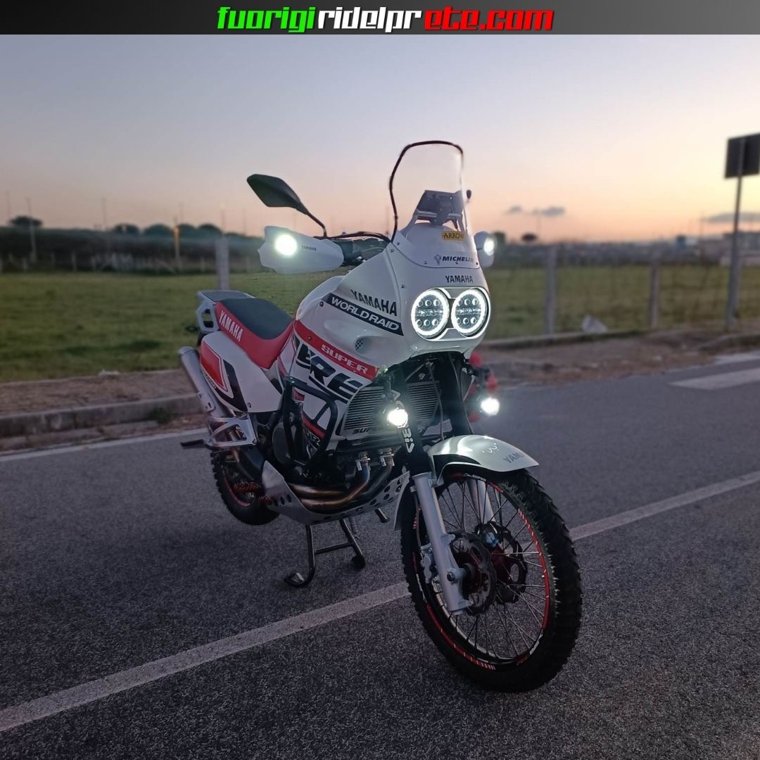 YAMAHA XTZ 750 SUPER TENERE' - 1993 70cv KM 8000 - FINANZIABILE