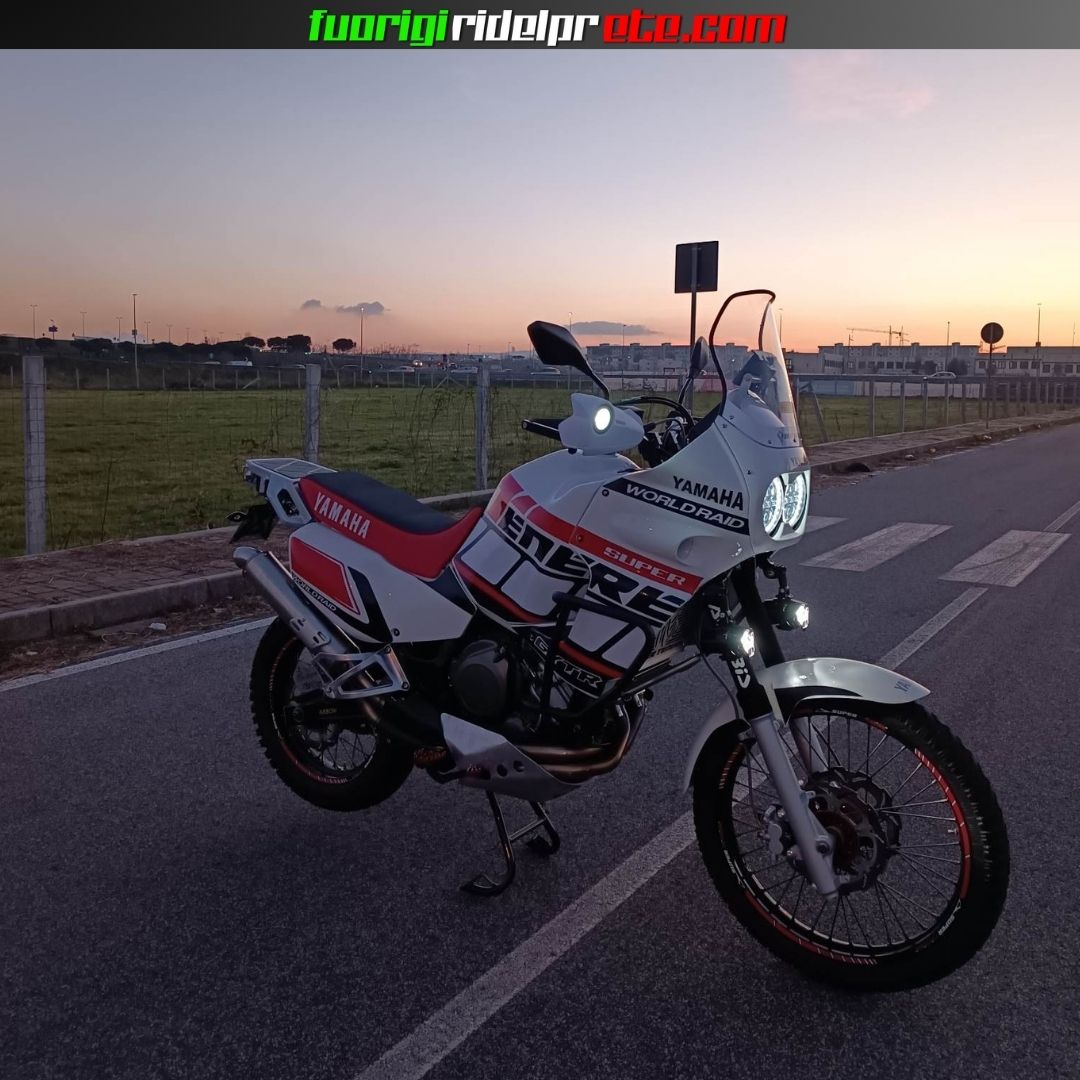 YAMAHA XTZ 750 SUPER TENERE' - 1993 70cv KM 8000 - FINANZIABILE