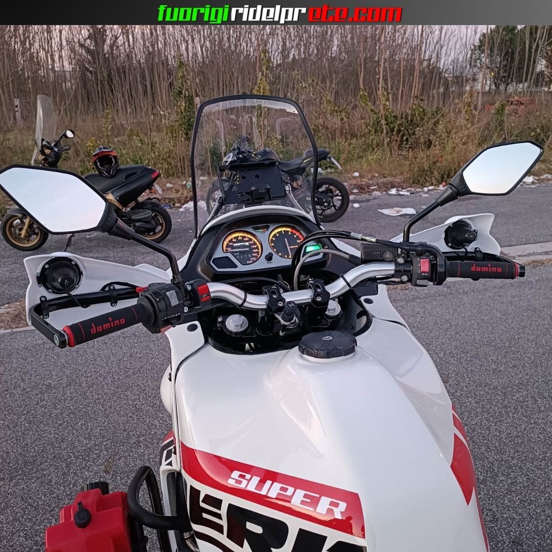YAMAHA XTZ 750 SUPER TENERE' - 1993 70cv KM 8000 - FINANZIABILE