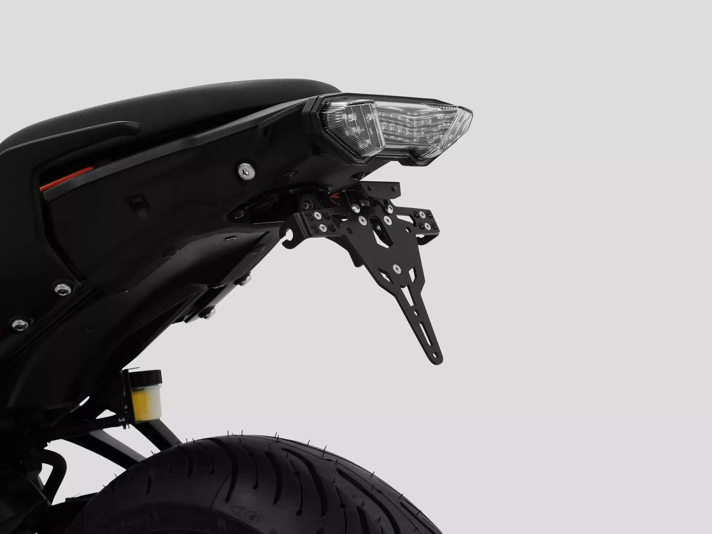 ZIEGER - PORTATARGA REGOLABILE PRO YAMAHA TRACER 7 700 DAL 2020 LUCE TARGA - TIPO D