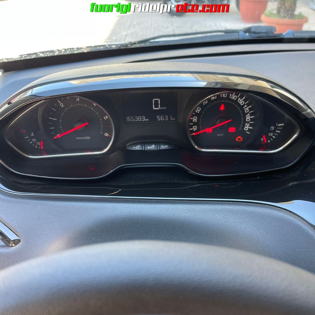 PEUGEOT 208 HDi - 2015 1.4 68cv KM 165000 - FINANZIABILE