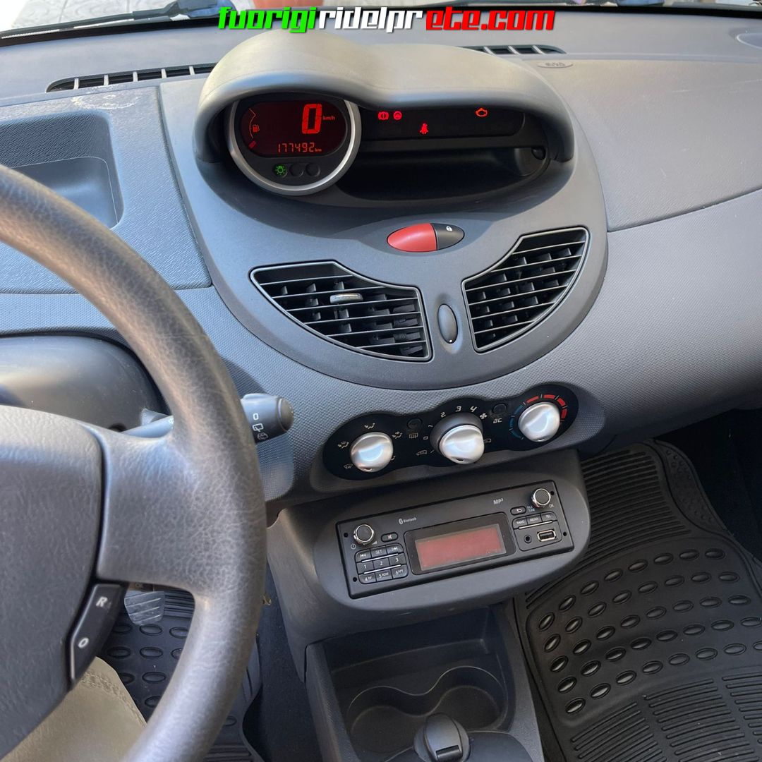 RENAULT TWINGO - 2012 1.2 75cv KM 177000 - FINANZIABILE